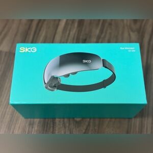 (Brand New) SKG E7-EN Eye Massager (Open box & Never used)